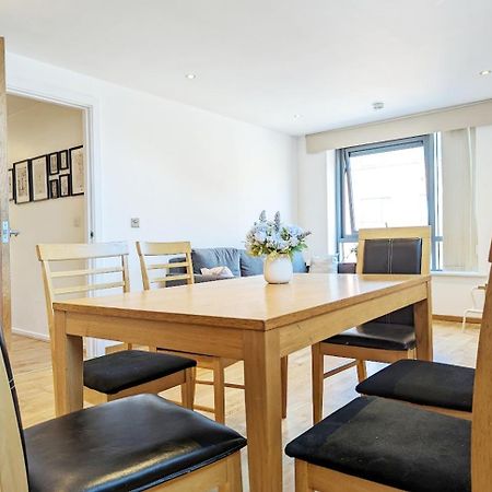Guest Room In City Centre Near Key Attractions Liverpool Bagian luar foto