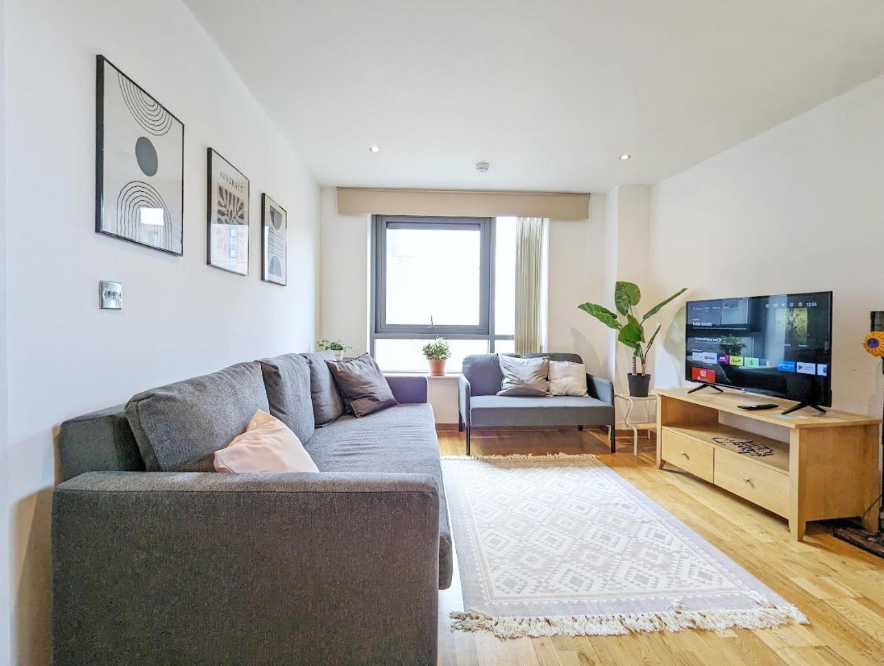 Guest Room In City Centre Near Key Attractions Liverpool Bagian luar foto