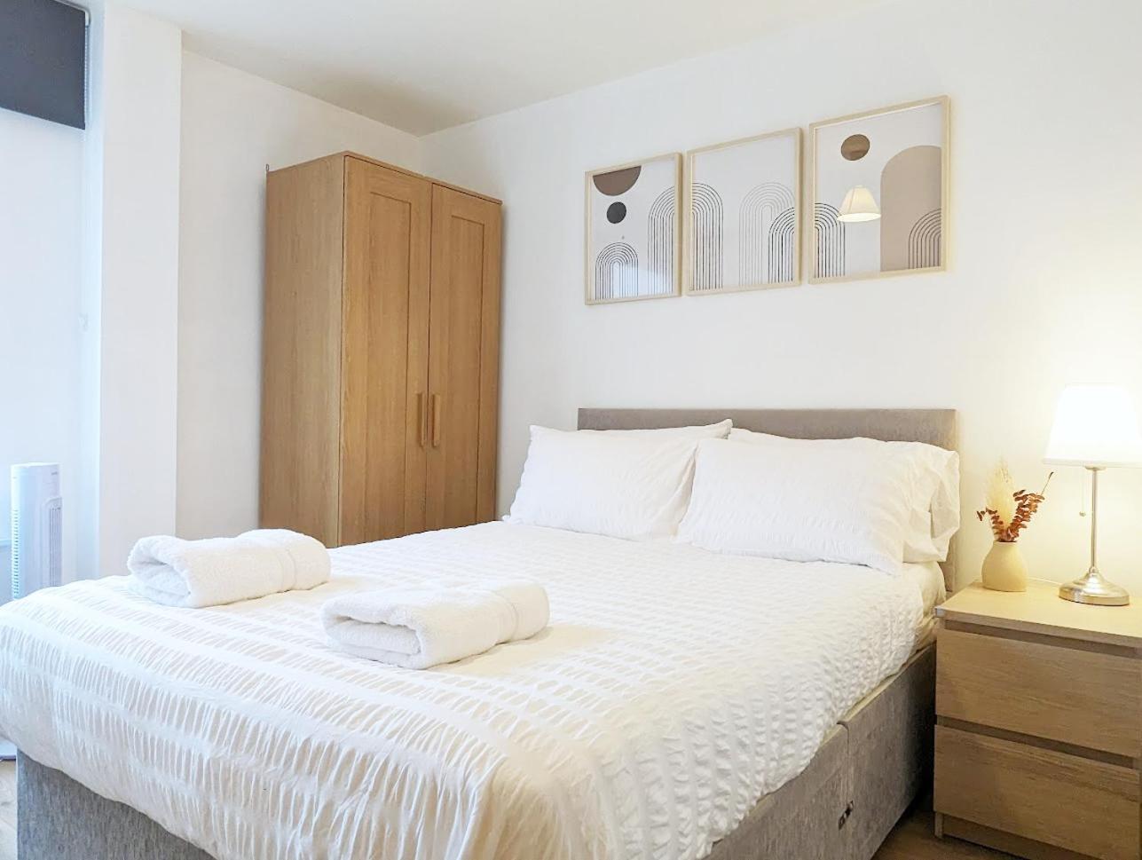 Guest Room In City Centre Near Key Attractions Liverpool Bagian luar foto