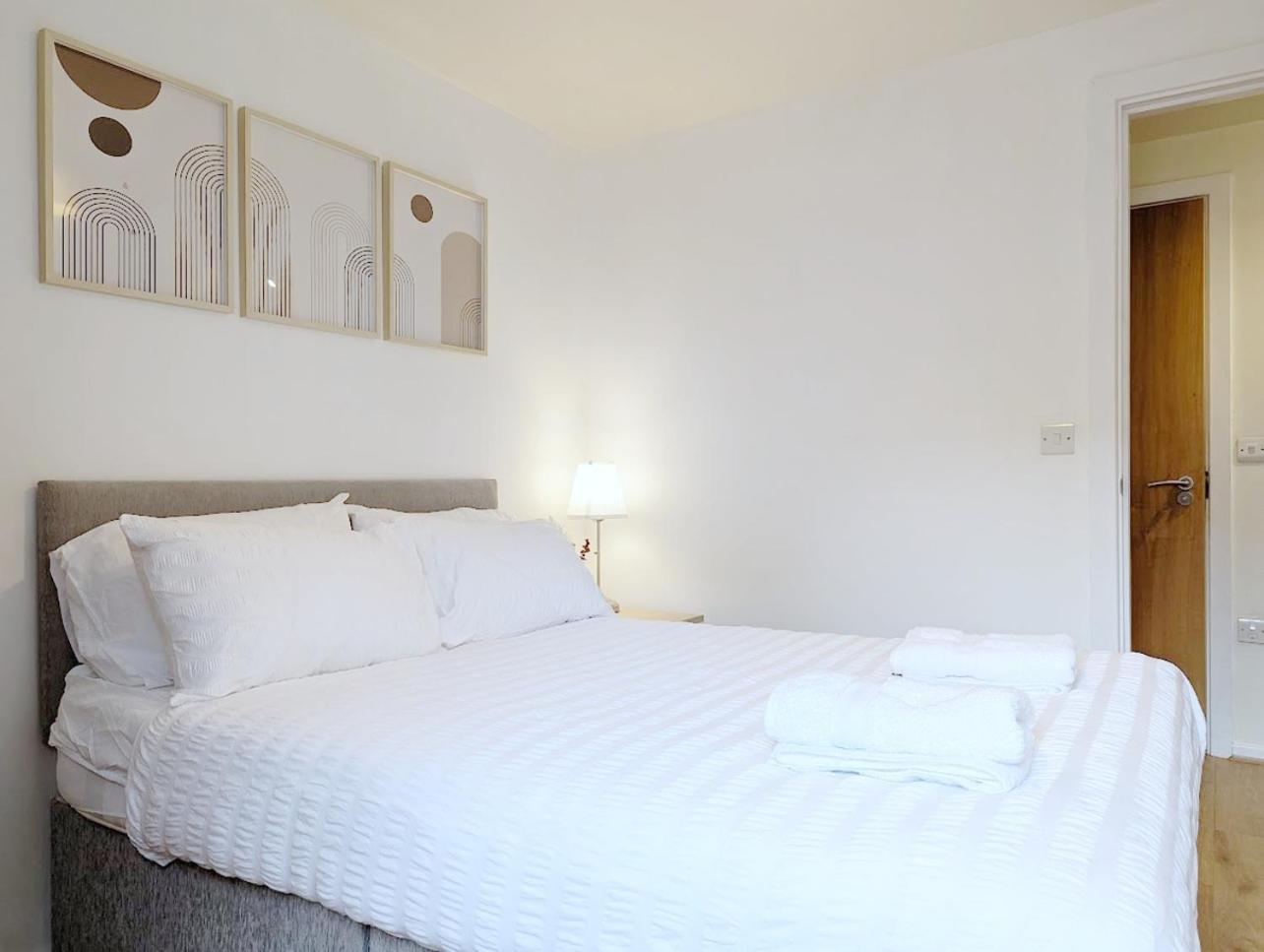 Guest Room In City Centre Near Key Attractions Liverpool Bagian luar foto