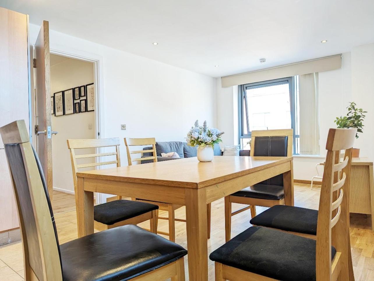 Guest Room In City Centre Near Key Attractions Liverpool Bagian luar foto